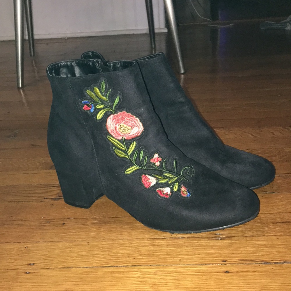 Black floral boots